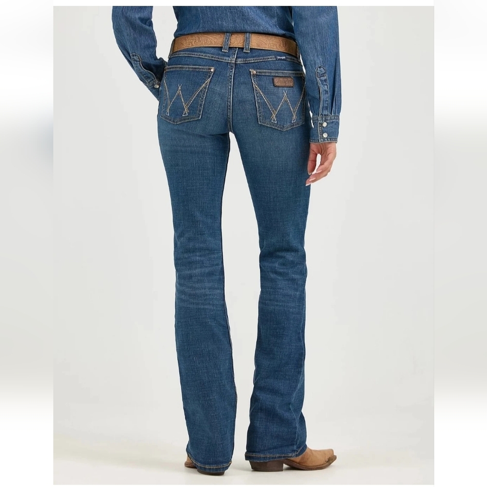 Wrangler® Ladies Retro Mae Mid Rise Medium Wash Bootcut Jeans 35/19x34 1009MWZKM